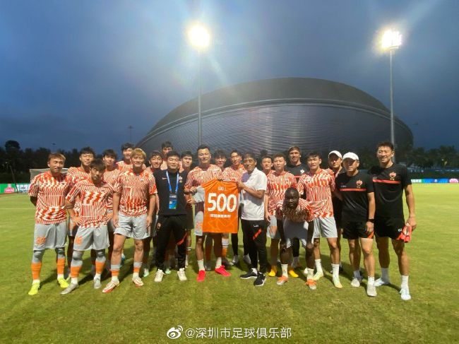 关于对阵富勒姆看起来这将会是两场精彩的比赛，富勒姆的状态非常好，这是我现在的感觉。